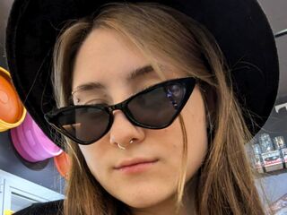 EasterCaris's Live cam in Canada Profile Image